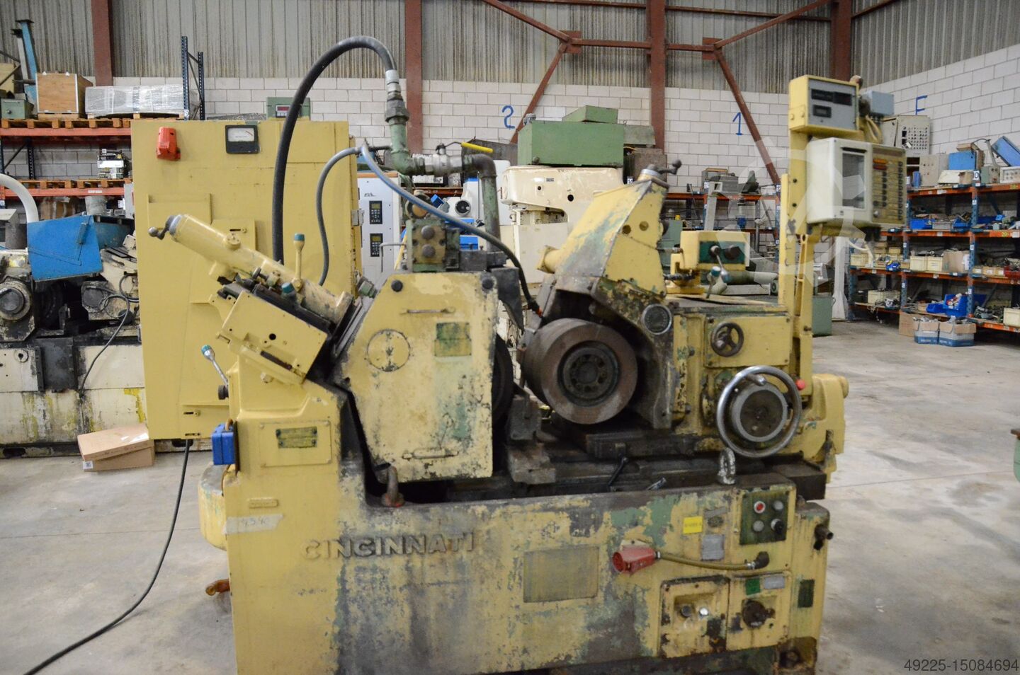 used Centerless grinding machine cincinnati 2M2 for sale