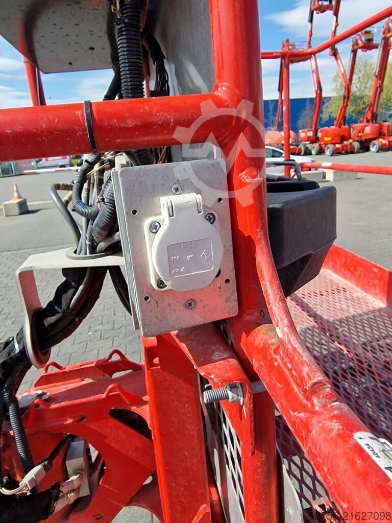 ▷used Articulated boom lift Genie ZX-135/70 for sale