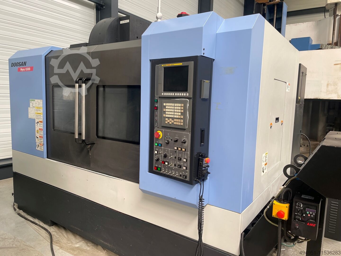 ▷used 3 AXES VERTICAL MACHINING CENTER DOOSAN MYNX DNM 6500 for sale
