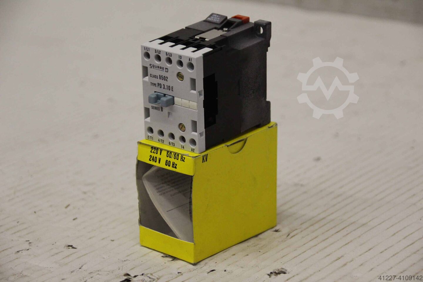 8502 SDO-2 Square D Size 2 Magnetic Contactor 240V/60Hz 220V/50Hz