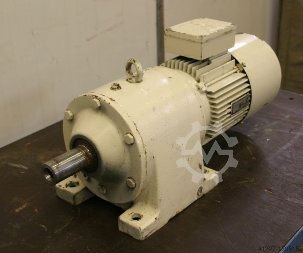 used Gear motor 0.37/0.88 kW 10/20 rpm SEW-EURODRIVE R70D90 for sale ...