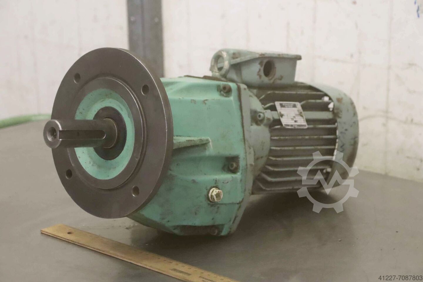 ▷used Gear motor 1.1 kW 80 rpm VEM ZG2 KMR 80 K 4 for sale
