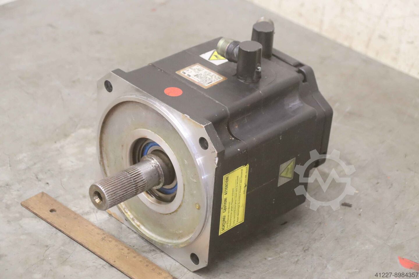 ▷used Servomotor KUKA 1FK6100-8AF91-1ZZ9-Z S49 for sale