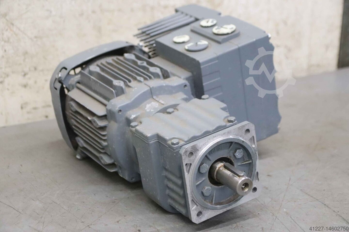 ▷used Geared motor 0.37/0.074 kW 25 - 280 rpm SEW-Eurodrive