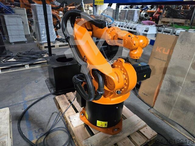▷used Industrial robot Kuka KUKA KR6 for sale