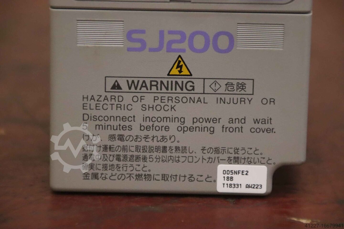 ▷used Frequency converter 0.55 kW Hitachi SJ200-005NFE2 for sale