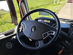 RENAULT T 520