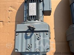 Motoreduktor SEW EURODRIVE RF77 DT80N4 BMG/HF/ES1S 0,75kW