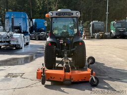 DEUTZ-FAHR Agrokid 230 Hofschlepper +Kehrbesen&Mähwerk