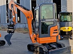Tec-Point GmbH - 2,0 t Kubota D902 LT20P Schnellwechsler - Kabine+Heizung
