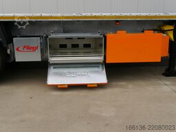 Fliegl SDS 390 Plateau mit Verriegelung+Rungen