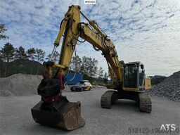 Kobelco E215B Tracked excavator w/ 2 buckets, tilt and art