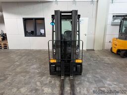 Jungheinrich EFG 320 / 4820 Std.
