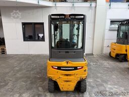 Jungheinrich EFG 320 / 5425 Std.