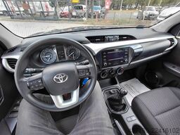 TOYOTA Hilux Double Cab Duty 4x4
