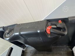 LINDE V 10 /  * DEMO !! DOUBLE steering !!