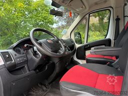 FIAT Ducato 2.3 Multijet Maxi 5 Sitze Rollstullift