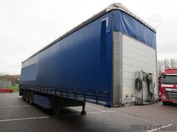 Schmitz 3 AXLE CURTAINSIDE TRAILER
