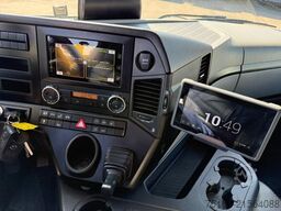 MERCEDES-BENZ ANTOS 2533 L Getränkekoffer 8,20 m LBW 2 T*LENK