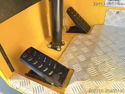 Combilift C3000 GAS TRIPLEX 4900 FREE LIFT CABIN