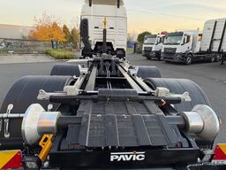 MAN TGX 26.520 6x2-4 LL Abroller Hyva Titanium