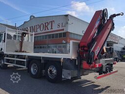 RENAULT 26.440 C 6X2 EURO 6 + GRUA HMF
