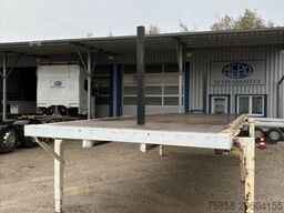 Krone Plattform 7,45m mit Steckrungen mittig