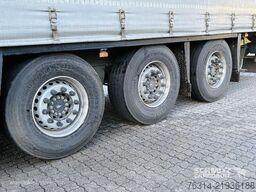 Schmitz Cargobull Curtainsider Coil Getränke