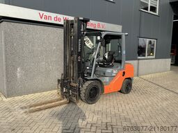 TOYOTA 02-8FDF30 Triplo 500 Freelift / Sideshift / Vorkenspreider  Diesel 2011