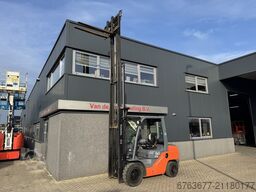 TOYOTA 02-8FDF30 Triplo 500 Freelift / Sideshift / Vorkenspreider  Diesel 2011