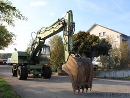 FUCHS 713, Verstellausleger, Allradantrieb