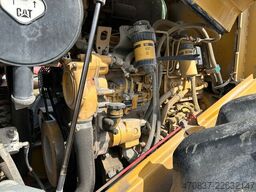 CATERPILLAR CS - 563 E / Walzenzug / 6 Zylinder / Planiersch