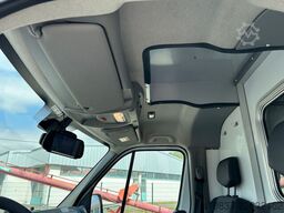 RENAULT Master / Rettungswagen Trage / Liege
