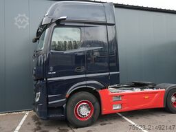 Mercedes-Benz Actros 1945 GigaSpace tractor unit
