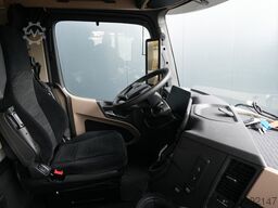 Mercedes-Benz Actros 1945 GigaSpace tractor unit
