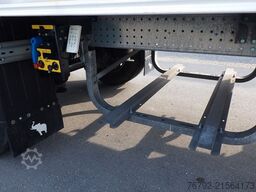 SCHMITZ CARGOBULL SKO 24/L V7 Doppelst./Trennwand vorber./617 Std.