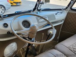 VOLKSWAGEN T 1 Samba mit Safarifenster