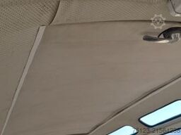 VOLKSWAGEN T 1 Samba mit Safarifenster