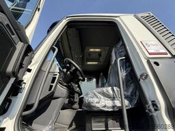 Renault K 480 Renault K480 8X4 EuromixMTP TMK 18 Kipper