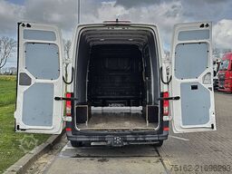 VW CRAFTER 35 2.0 L3H3 140Pk Automaat!