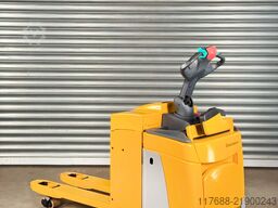 Jungheinrich ERE 120 - Service Neu - Batterie 82% - Nur 4.046 Std.