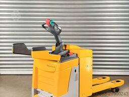 Jungheinrich ERE 120 - Service Neu - Batterie 82% - Nur 4.046 Std.