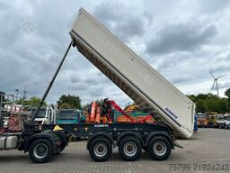 SCHMITZ CARGOBULL Kippauflieger mit 3 Achsen ALU