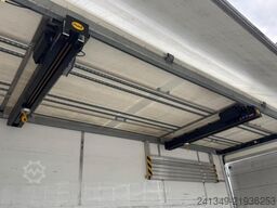 MERCEDES-BENZ Actros 1842 mit Seitenöffnung und Kran