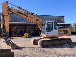 Liebherr R906 LC Litronic with two buckets