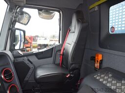 Renault C480 Crane Palfinger PK18002 -Remote control