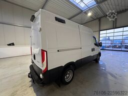 IVECO Daily 50C18 Kastenwagen *Navi*Ahk**