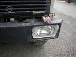 MERCEDES-BENZ Unimog U1250 mit Kran MKG 105