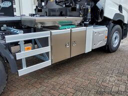 Renault C520 P8x4-4 TRIDEM ROAD 13 LITER + HIAB Z-KRAAN...