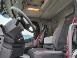 Renault C520 P8x4-4 TRIDEM ROAD 13 LITER + HIAB Z-KRAAN...
